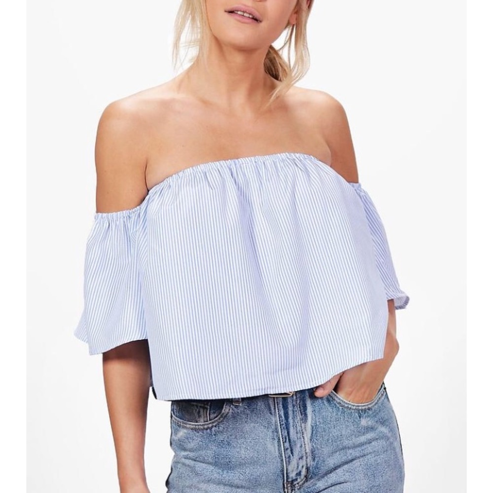 NWOT boohoo blue and white stripped top